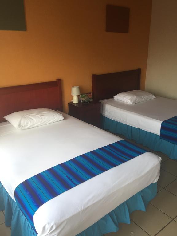 Hotel Villa Margarita Flores Room photo