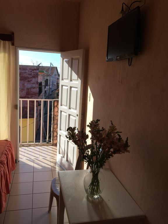 Hotel Villa Margarita Flores Room photo