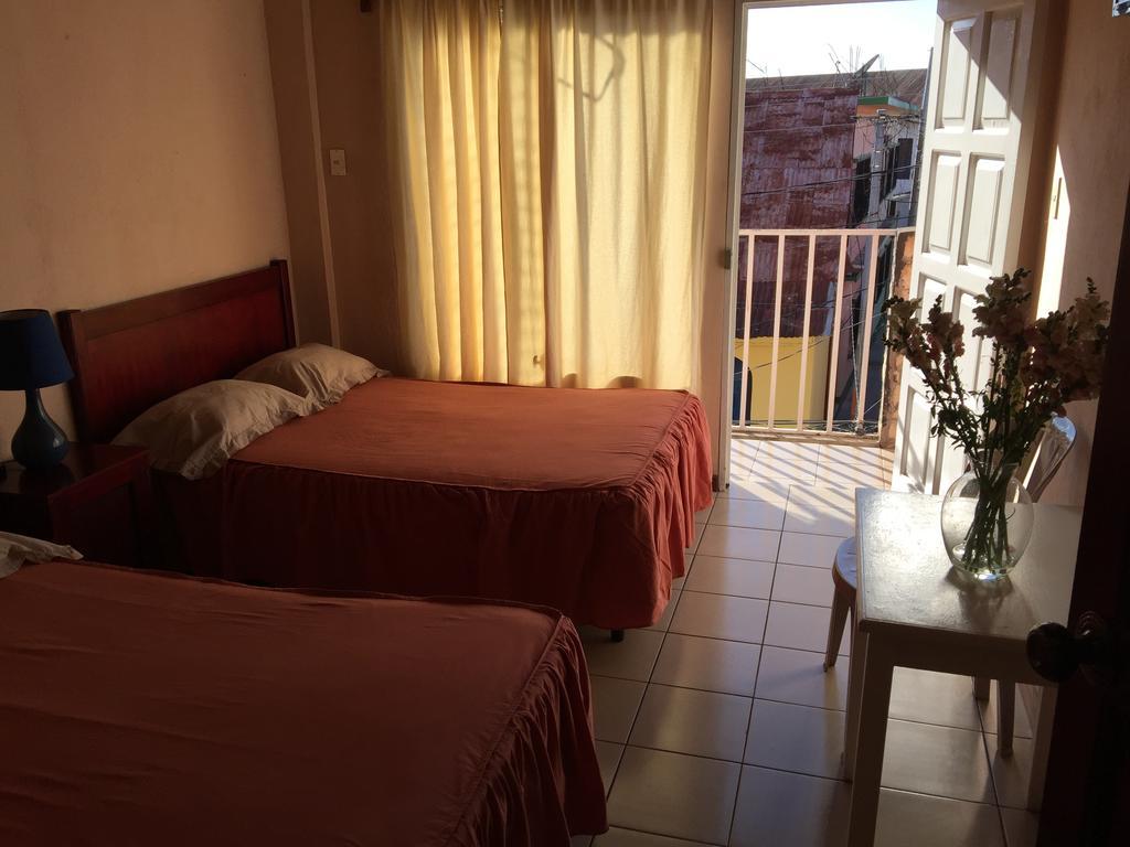 Hotel Villa Margarita Flores Room photo